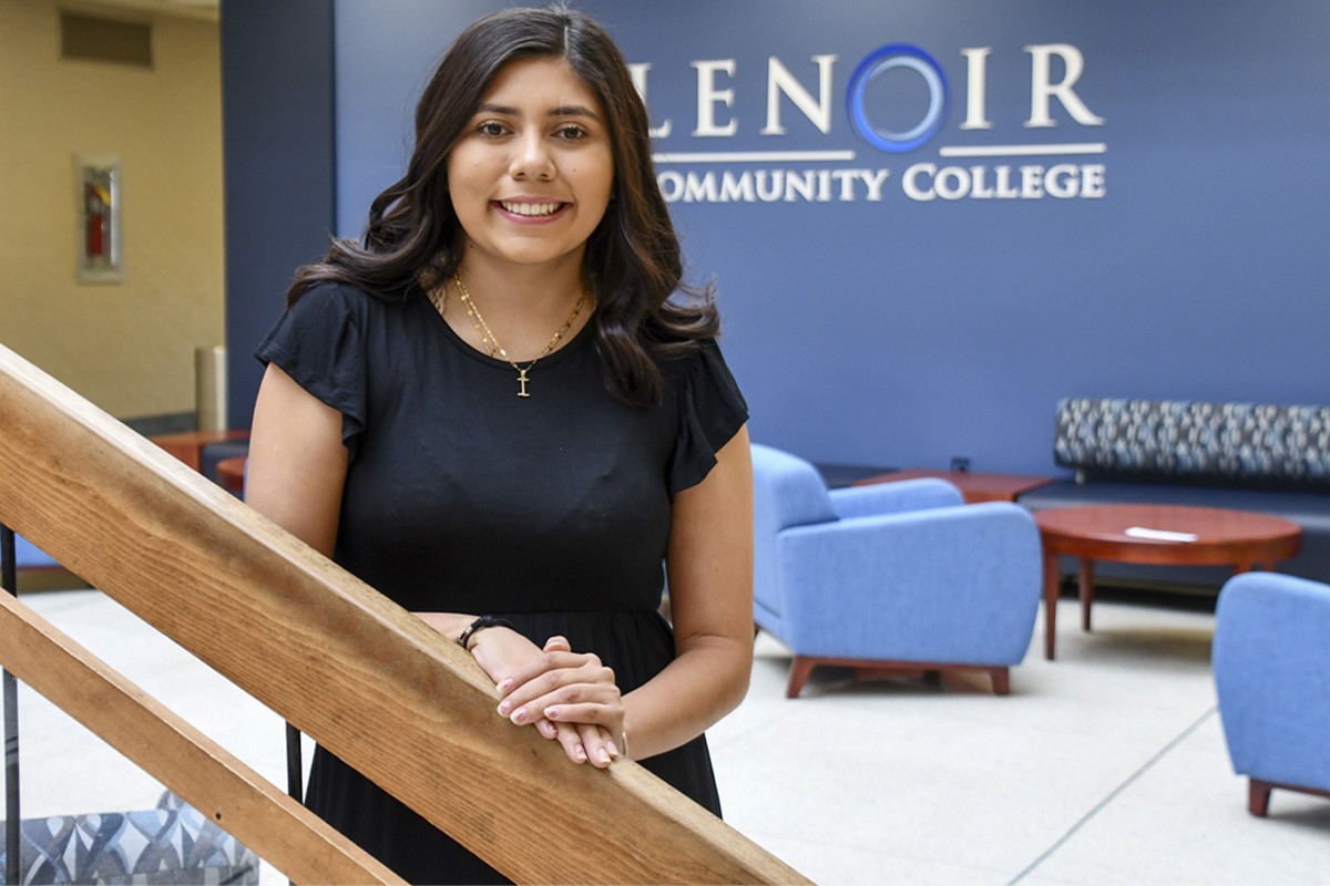 Wood Scholars Unc Scholarship3